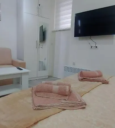 Zeleni Venac Studio & Apartment Belgrado Esterno foto