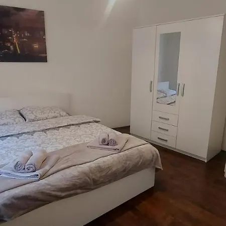 Zeleni Venac Studio & Apartment Belgrado Esterno foto